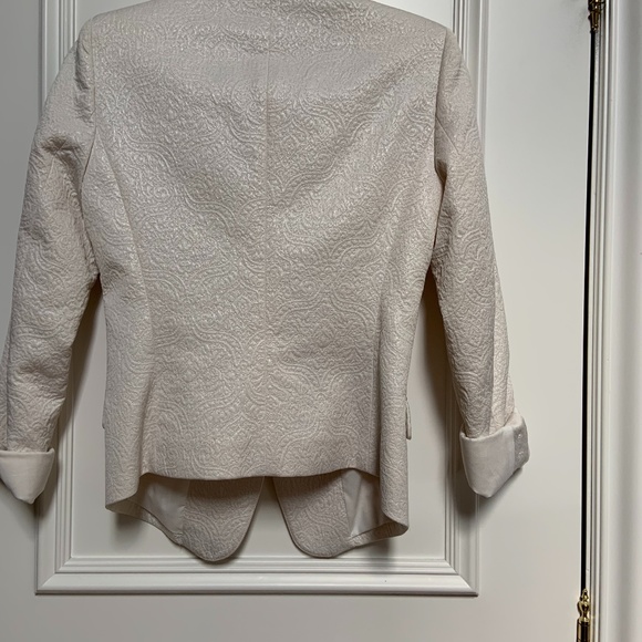 Elizabeth and James white Abigail brocade blazer - Picture 5 of 5